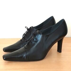 Stuart Weitzman Black Leather Pointed-Toe Lace-Up Heels